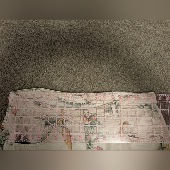 We The Free Good Luck Printed Barrel Jeans "Vegetables" - Picture 6 of 6